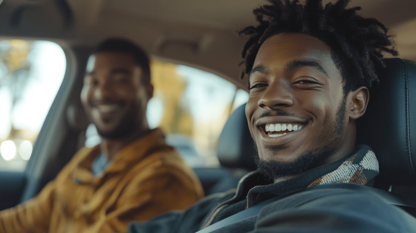 Man volgt opleiding rijinstructeur met instructeur naast hem